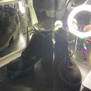 SHEIN- new- only tried on- size 38 fits like an 8 , still has sticker at bottom